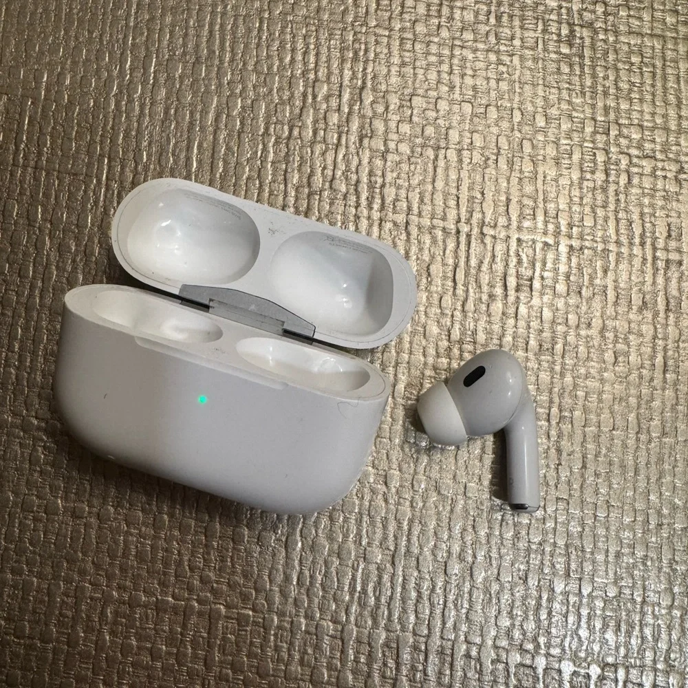 Wireless True Wireless Earbuds Charging Case - White